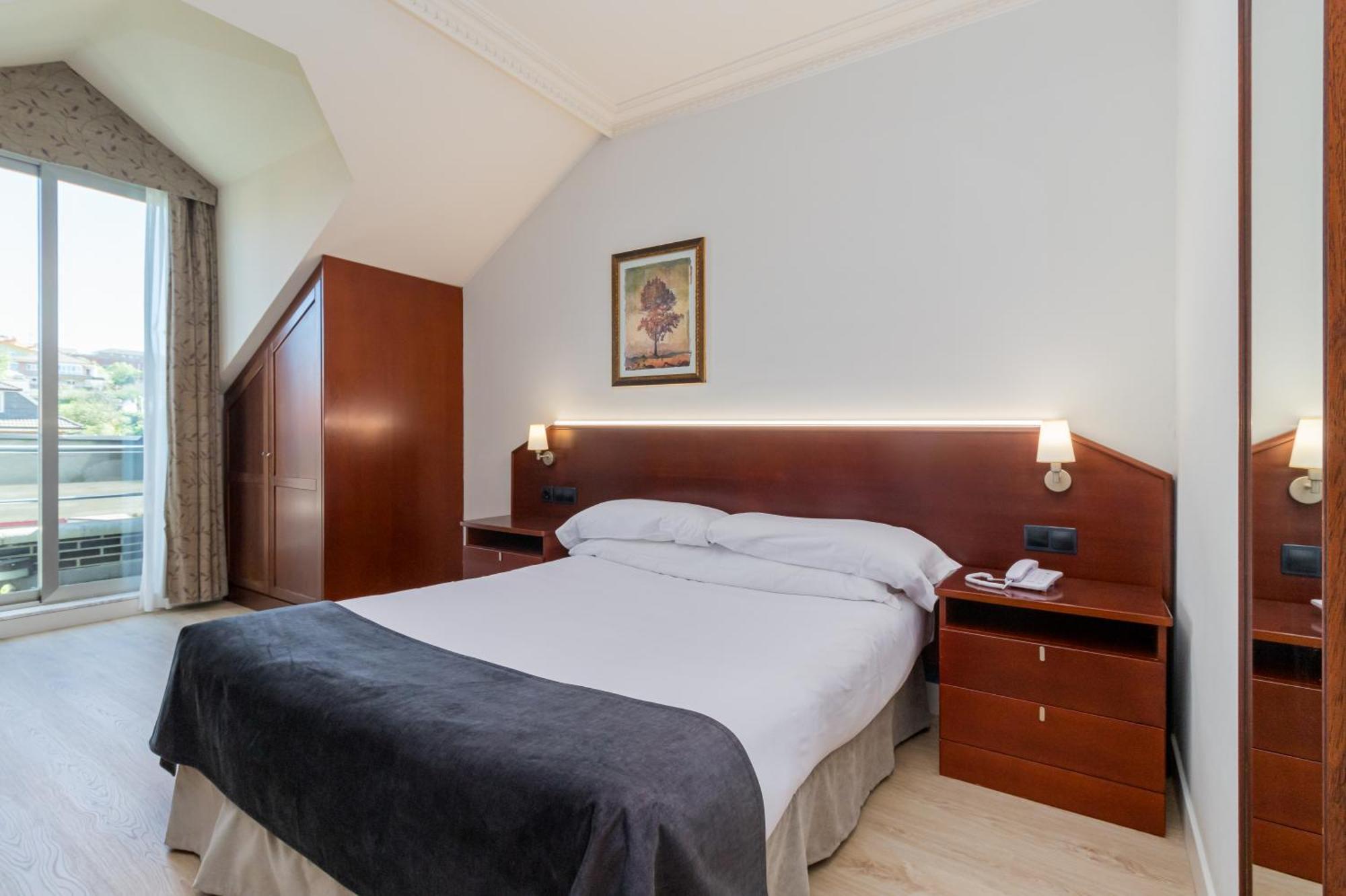 Hotel Milagros Golf Mogro Exterior foto